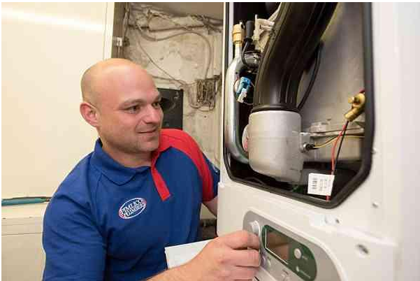 英水管工年薪近200萬元超過首相 且享有雙休